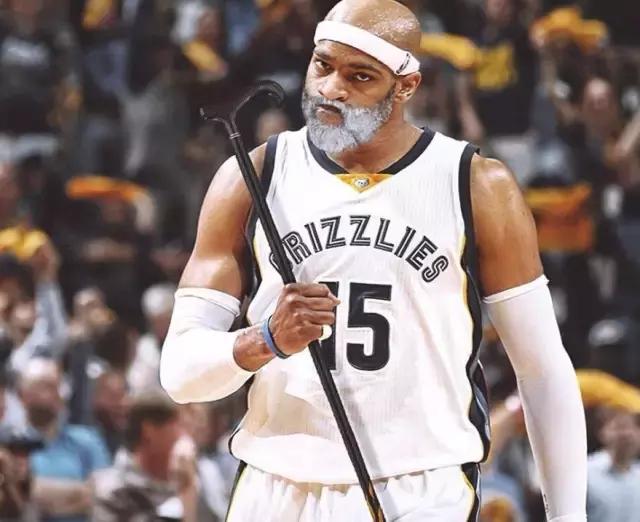 的欢呼声中 的欢呼声中